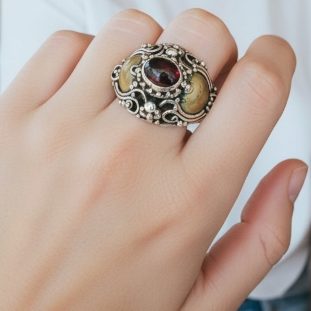 ✨️Vintage Sterling Silver and Brass Garnet Art Nouveau Victorian Style Ring!